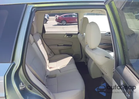 2013 Subaru Forester 2.5X Premium z USA, uszkodzony, nr VIN JF2SHADCXDG423937